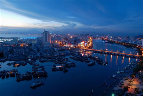 徐达排骨石锅饭